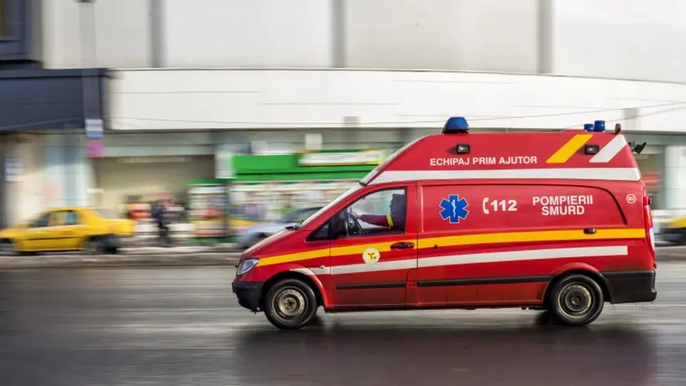 Bărbat lovit de tramvai pe strada Liviu Rebreanu din București