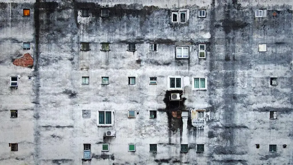 Provocările unei mame cu căruciorul prin parcurile din Sectorul 1: O plimbare plină de obstacole