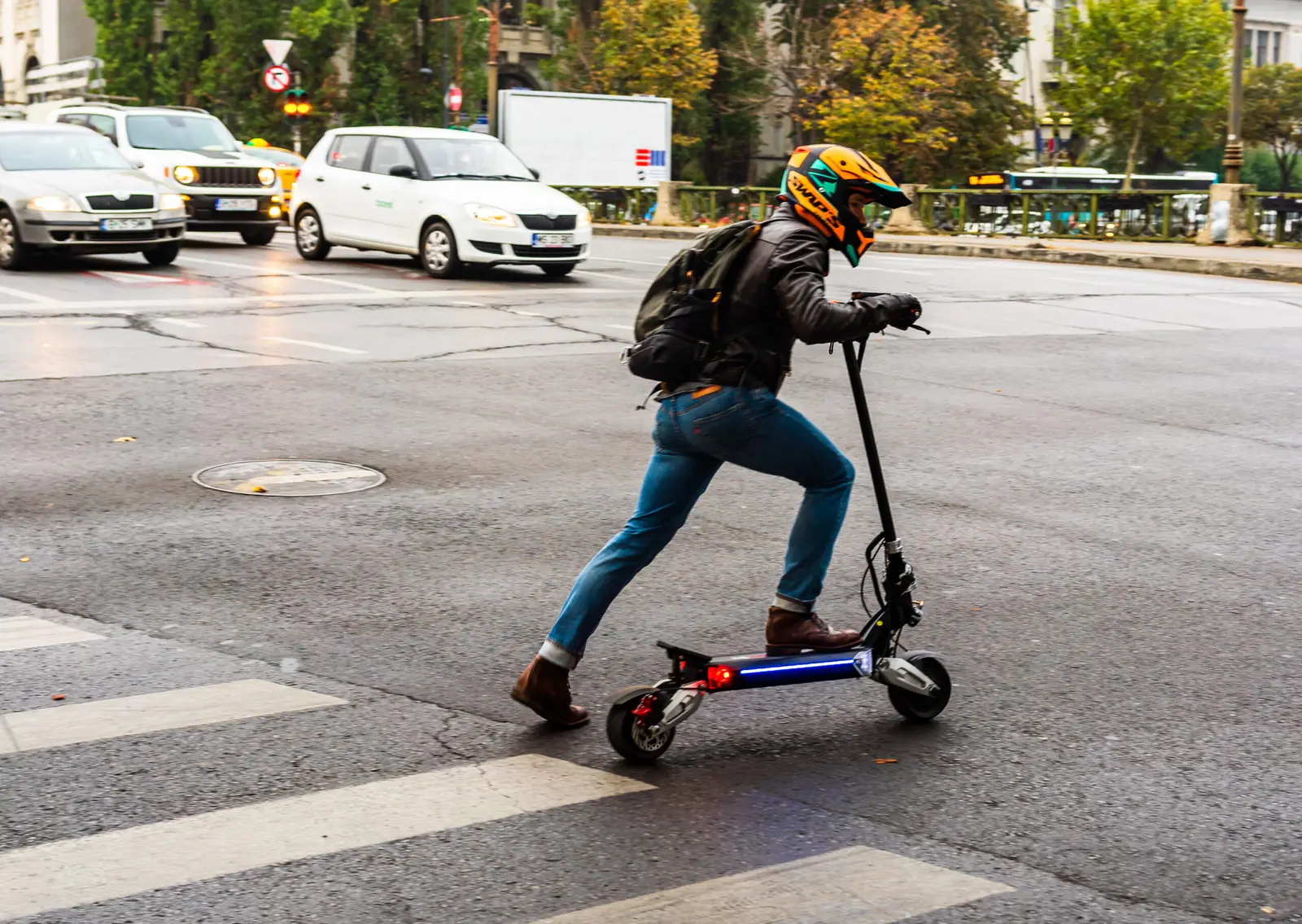 Trotinetele electrice au restricții în parcuri și pe bulevardele Sectorului 6: doar 15 km/h și zone